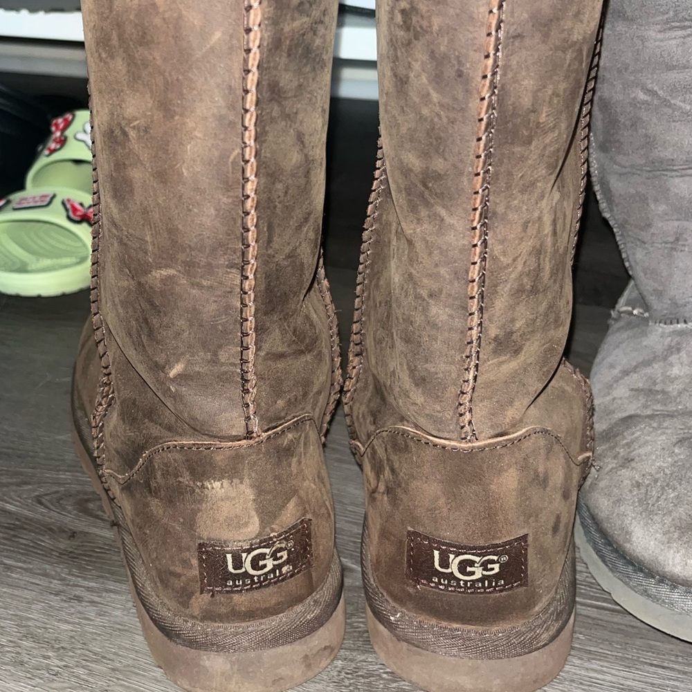 Uggs - Picture 2 of 2